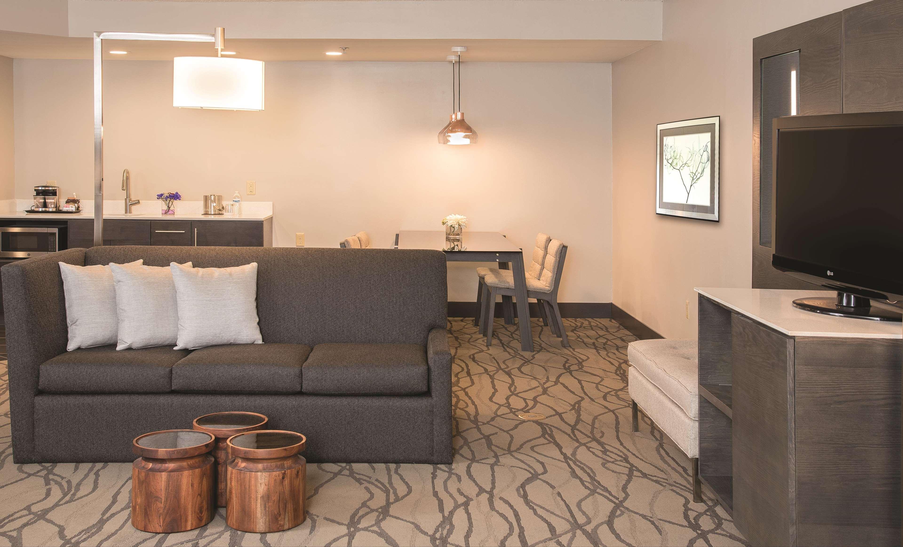 Doubletree By Hilton Racine Harbourwalk Hotel Ngoại thất bức ảnh