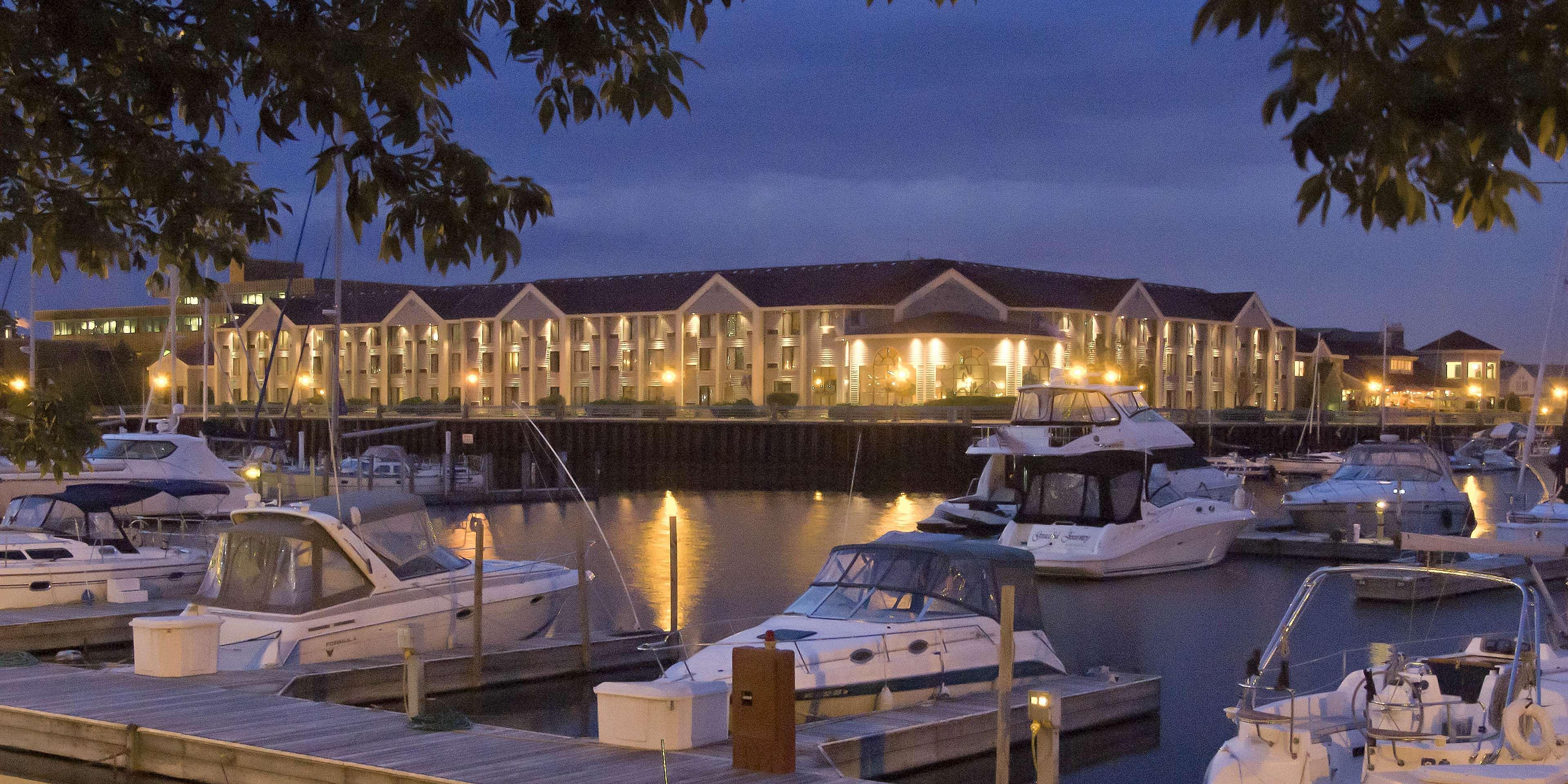Doubletree By Hilton Racine Harbourwalk Hotel Ngoại thất bức ảnh