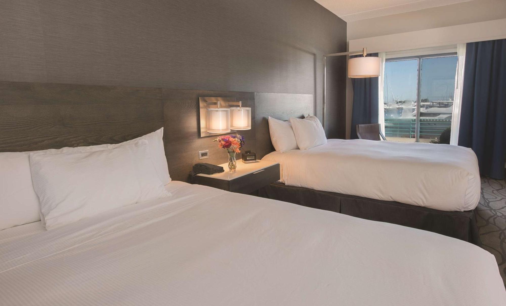 Doubletree By Hilton Racine Harbourwalk Hotel Ngoại thất bức ảnh