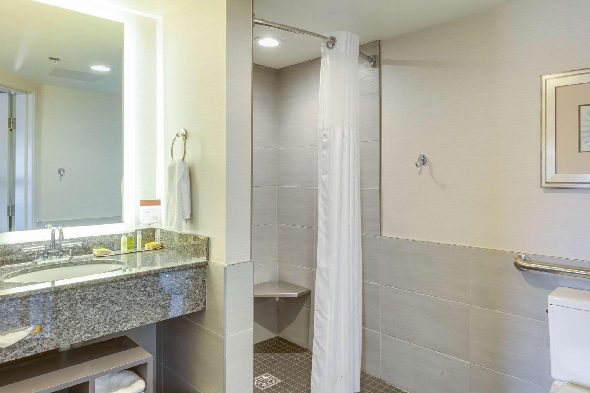 Doubletree By Hilton Racine Harbourwalk Hotel Ngoại thất bức ảnh