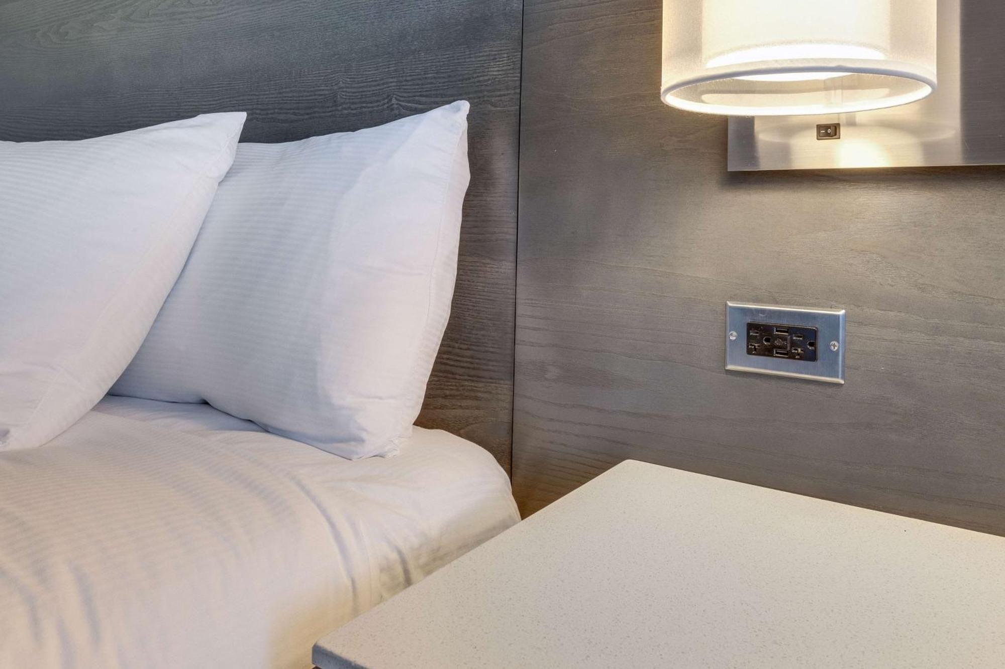 Doubletree By Hilton Racine Harbourwalk Hotel Ngoại thất bức ảnh