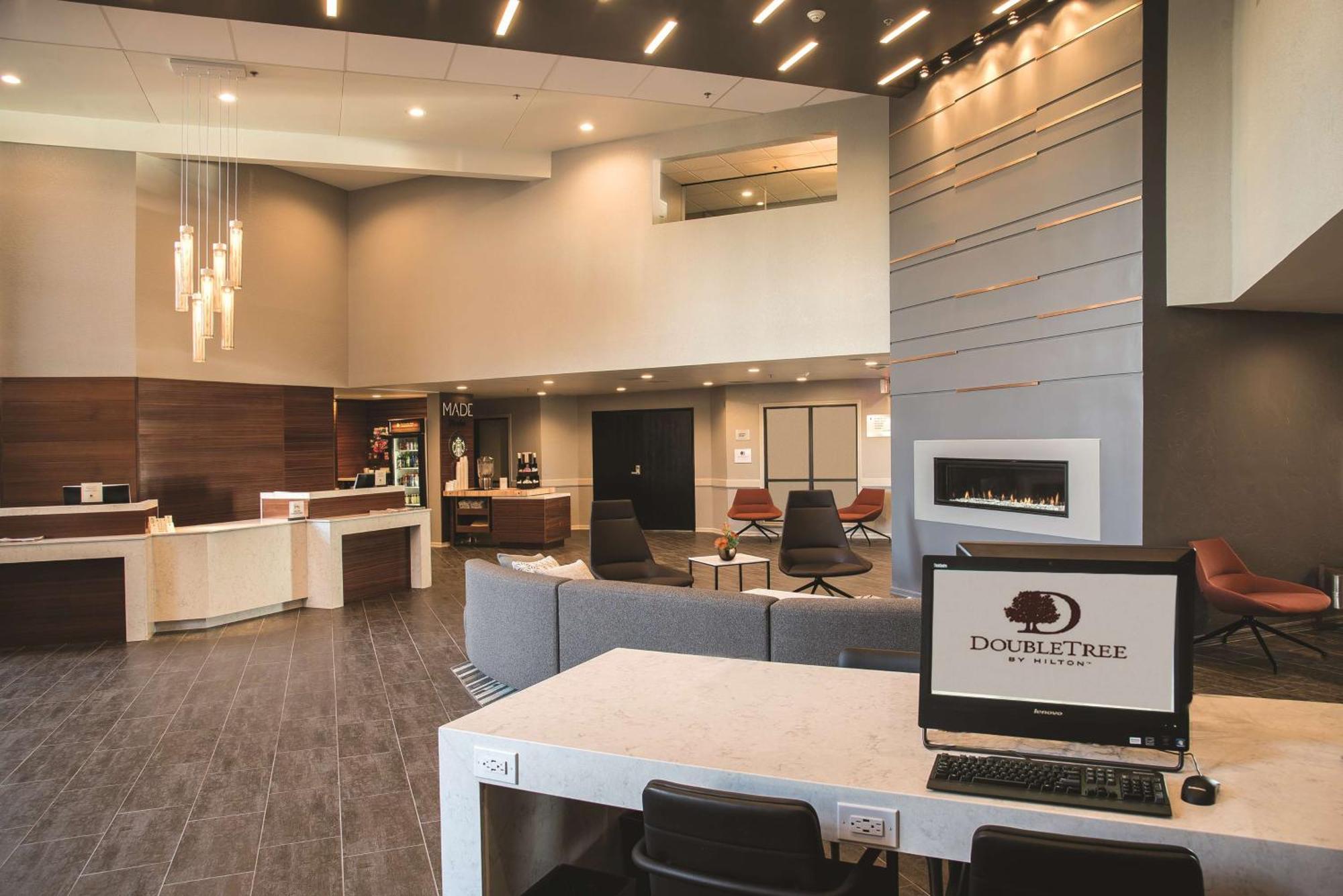 Doubletree By Hilton Racine Harbourwalk Hotel Ngoại thất bức ảnh