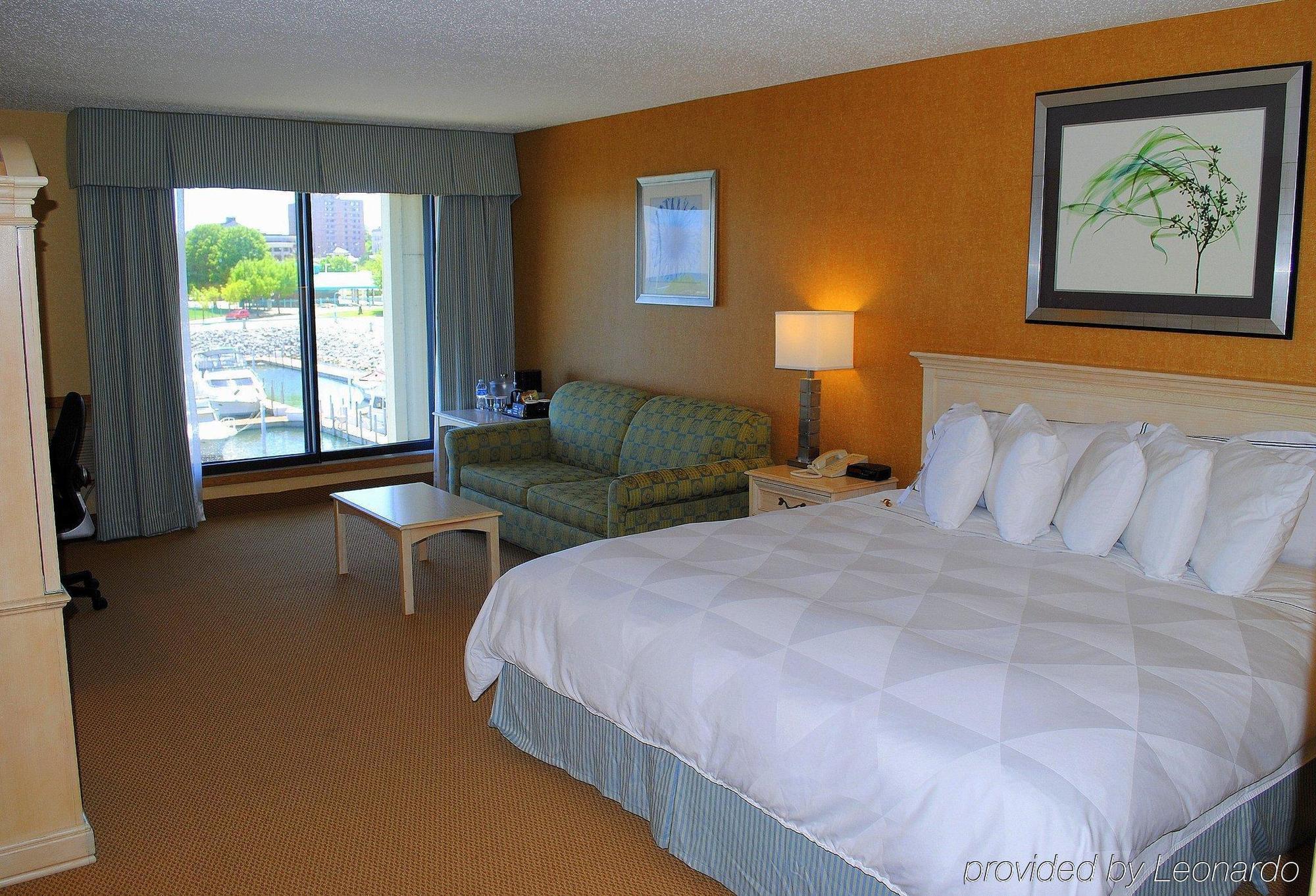 Doubletree By Hilton Racine Harbourwalk Hotel Phòng bức ảnh